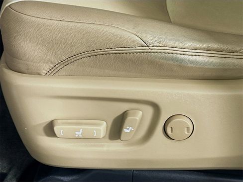 Used 2016 Toyota 4Runner SR5 Premium image 23