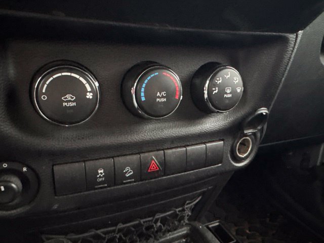 Used 2014 Jeep Wrangler Unlimited Sport w/ Quick Order Package 24S AWD/4WD image 17