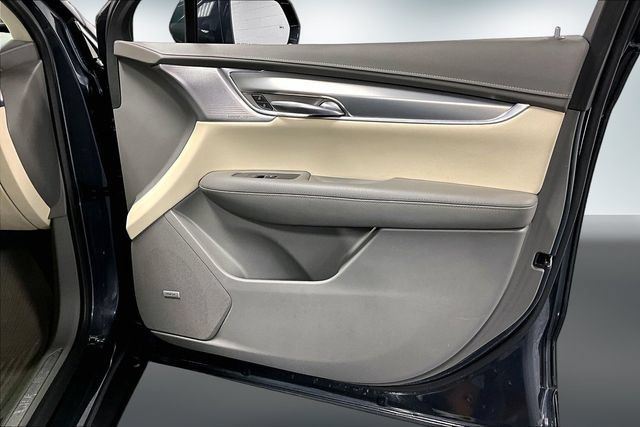 Used 2020 Cadillac XT5 Premium Luxury AWD/4WD image 25