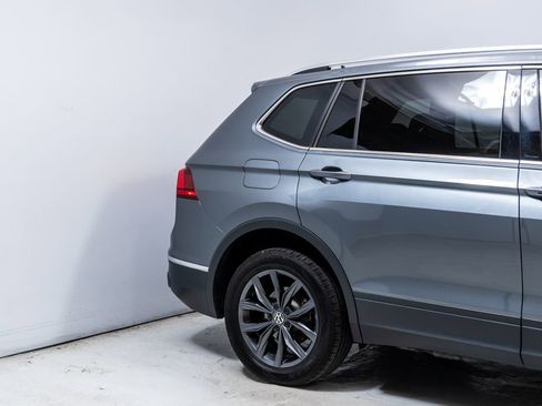 Used 2022 Volkswagen Tiguan SE AWD/4WD image 11