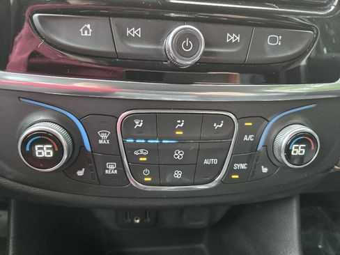 Used 2021 Chevrolet Traverse LT AWD/4WD image 29