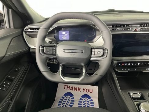 Used 2026 Jeep Cherokee Laredo AWD/4WD image 19