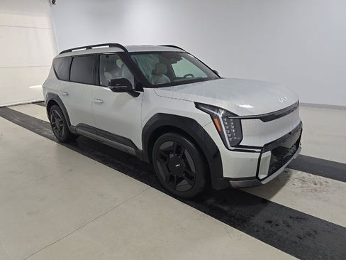 Used 2024 Kia EV9 GT-Line AWD/4WD image 2