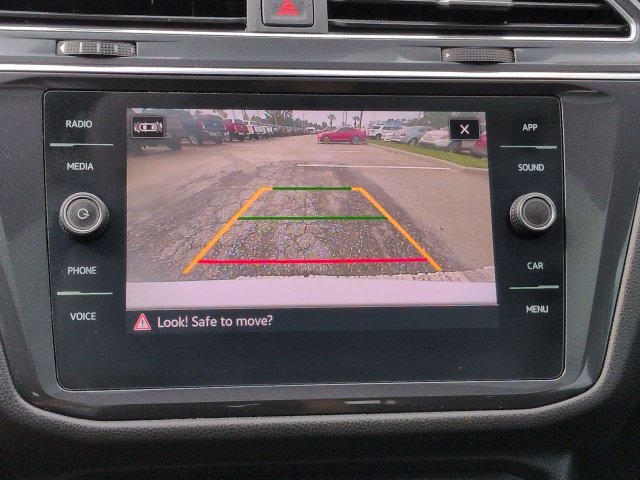 Used 2022 Volkswagen Tiguan SE w/ Panoramic Sunroof Package FWD image 24
