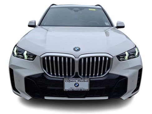 Used 2026 BMW X5 xDrive50e w/ M Sport Package AWD/4WD image 2