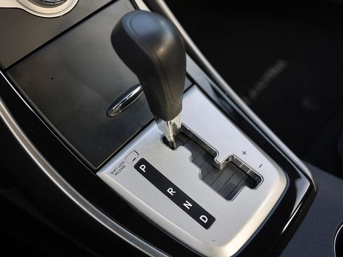 Used 2011 Hyundai Elantra GLS image 21