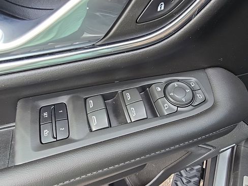 Used 2023 Chevrolet Tahoe Z71 image 19