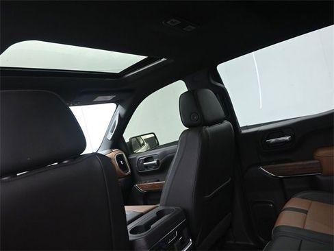 Used 2021 Chevrolet Silverado 1500 High Country w/ Technology Package image 7