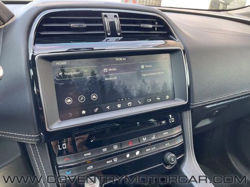 Used 2019 Jaguar F-PACE S image 16