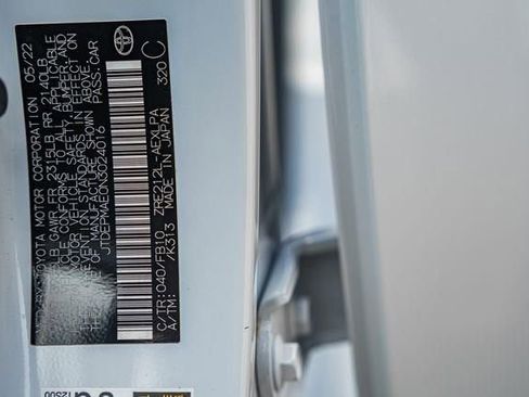 Used 2022 Toyota Corolla LE image 28