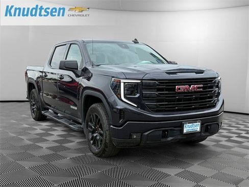 Used 2022 GMC Sierra 1500 Elevation image 1