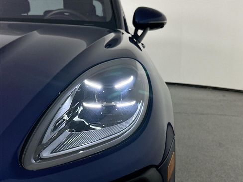 Certified 2025 Porsche Macan GTS AWD/4WD image 15