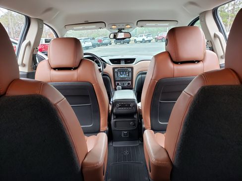 Used 2016 Chevrolet Traverse LT image 34