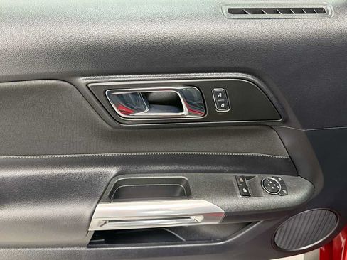Used 2016 Ford Mustang Coupe RWD image 15
