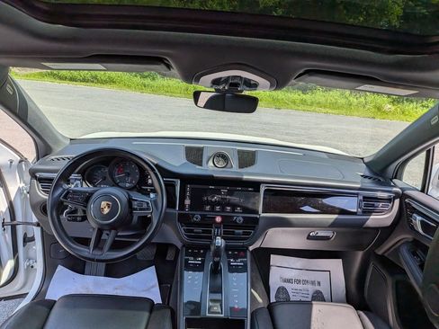 Used 2023 Porsche Macan Turbo AWD/4WD image 18