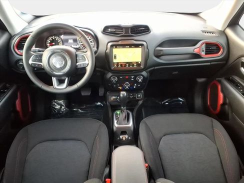 Used 2023 Jeep Renegade Trailhawk image 16