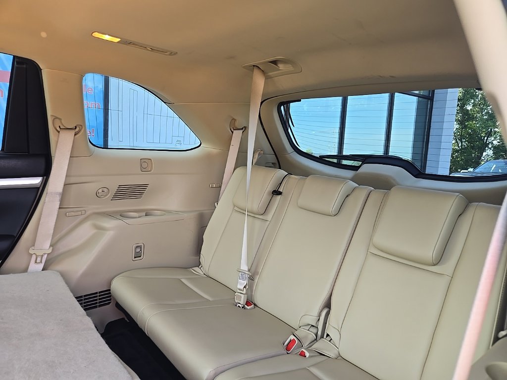 Used 2019 Toyota Highlander XLE FWD image 92