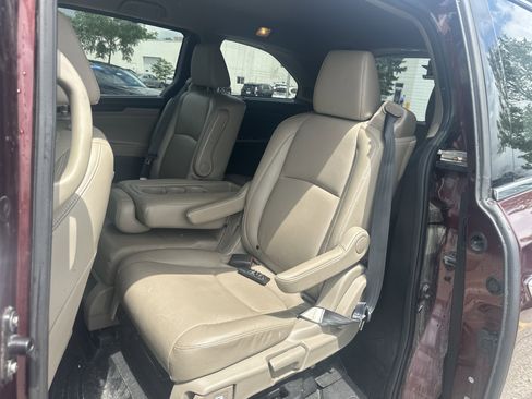 Used 2019 Honda Odyssey Elite image 7
