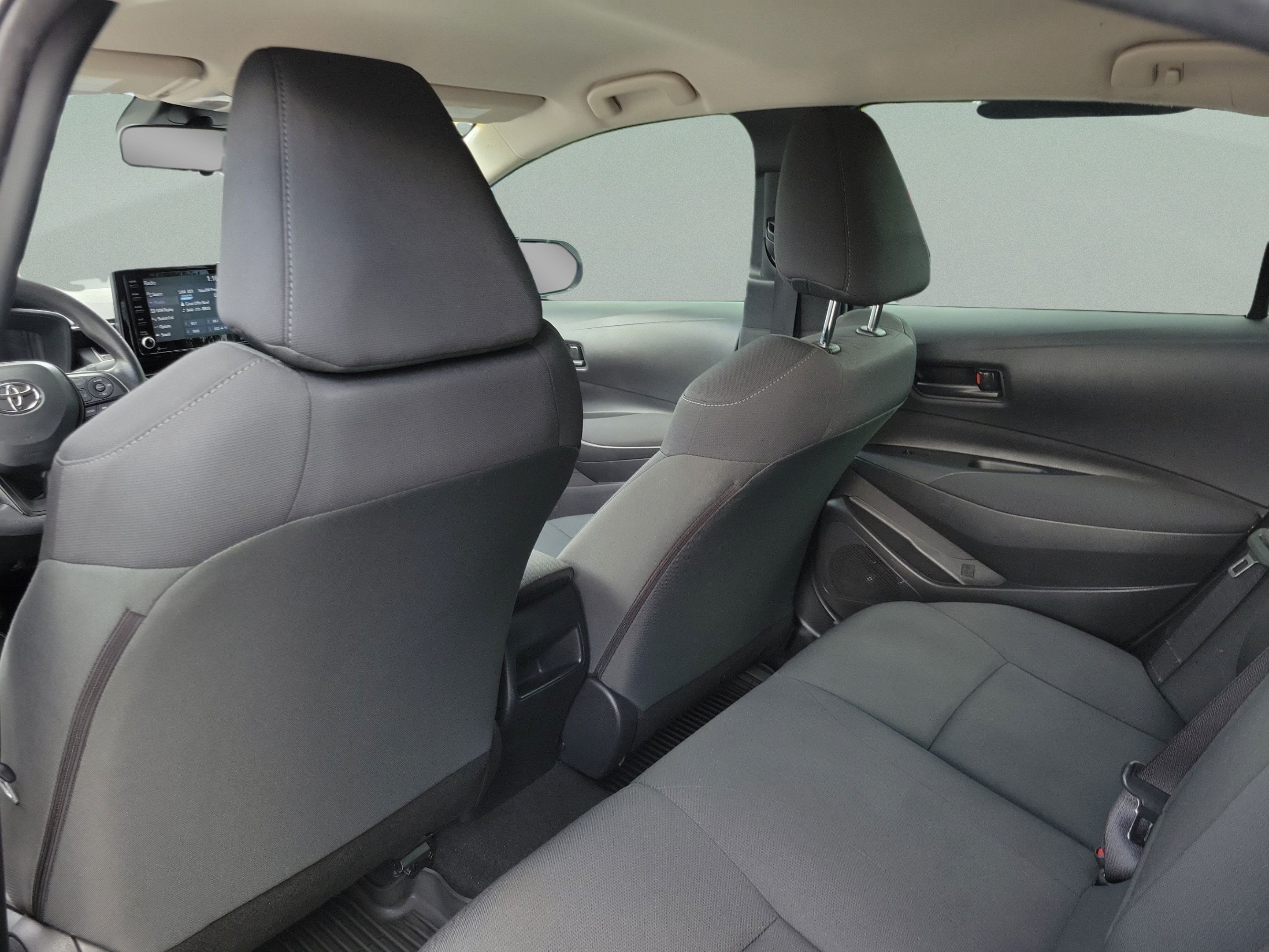 Used 2022 Toyota Corolla LE FWD image 12