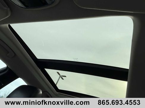 Used 2015 Chrysler 300 Limited image 26