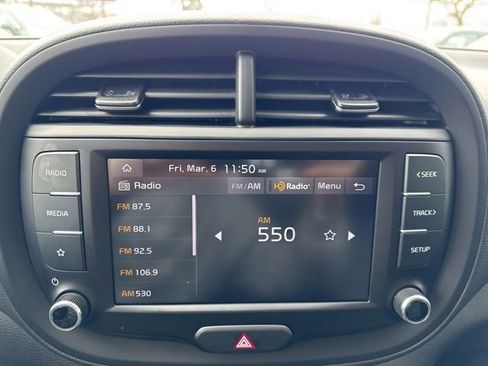 Used 2022 Kia Soul LX w/ Technology Package image 16