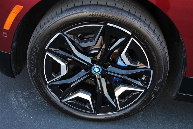 Used 2024 BMW iX xDrive50 w/ Premium Package AWD/4WD image 37