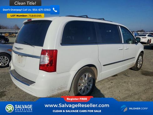 Used 2016 Chrysler Town & Country Touring image 4