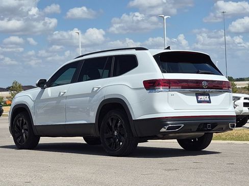 Used 2024 Volkswagen Atlas SE FWD image 8