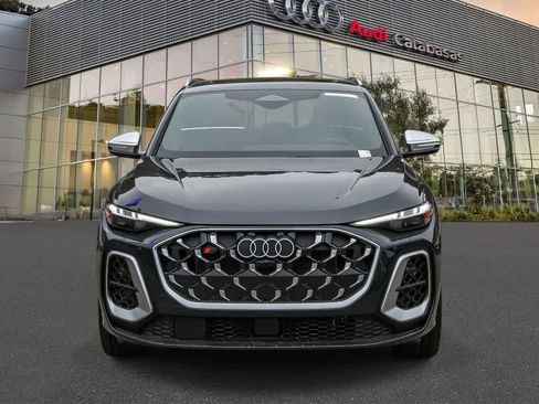 Used 2025 Audi SQ5 Premium Plus w/ Premium Plus Package AWD/4WD image 2