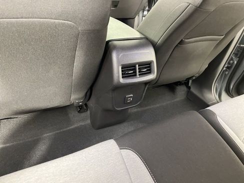 Used 2024 Chevrolet Equinox LS FWD image 41