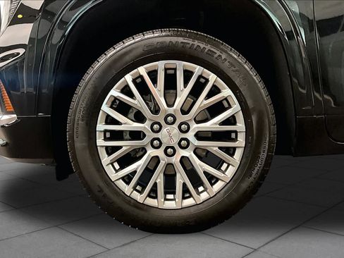 Used 2025 GMC Acadia Denali FWD image 11