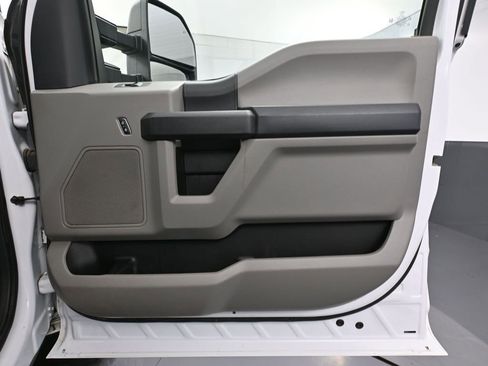 Used 2022 Ford F250 XL w/ Power Equipment Group image 42