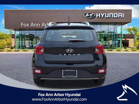 Certified 2023 Hyundai Venue SEL FWD image 4
