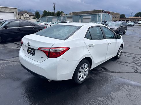 Used 2015 Toyota Corolla LE FWD image 3