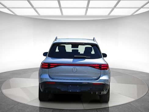 Used 2024 Mercedes-Benz EQB 300 4MATIC image 3