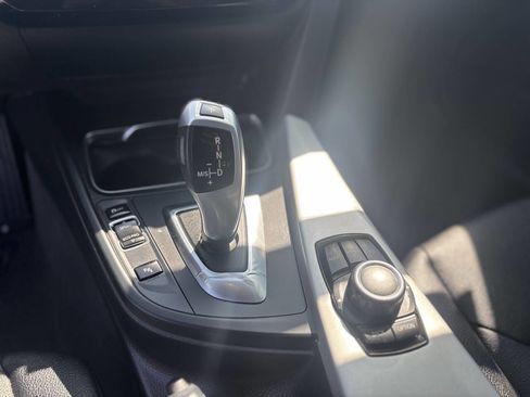 Used 2017 BMW 320i Sedan image 28