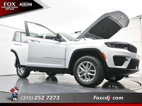 New 2025 Jeep Grand Cherokee Laredo X w/ Luxury Tech Group I image 34