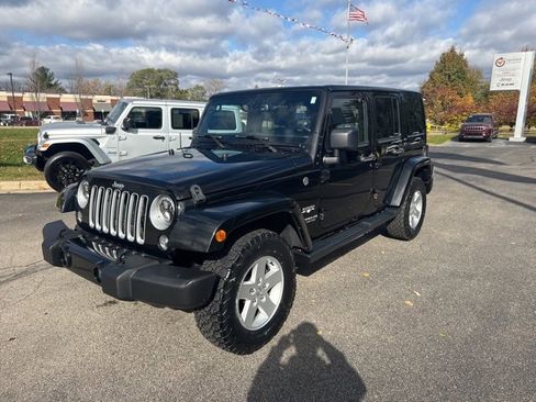 Certified 2016 Jeep Wrangler Unlimited Sahara w/ Connectivity Group image 3