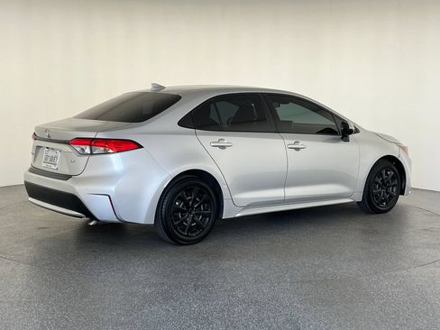 Used 2021 Toyota Corolla LE w/ Carpet Mat Package (TMS) FWD image 3