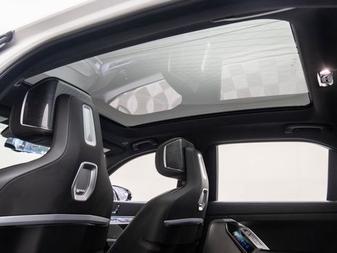 Used 2025 BMW i7 eDrive50 w/ M Sport Package image 17