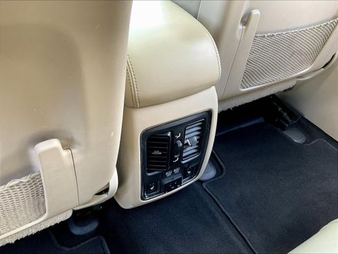 Used 2020 Jeep Grand Cherokee Limited w/ Luxury Group II AWD/4WD image 10