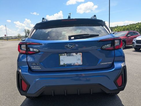 Used 2025 Subaru Crosstrek 2.5i Premium AWD/4WD image 5