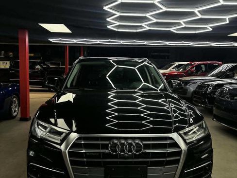 Used 2018 Audi Q5 Prestige w/ Prestige Package image 2