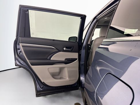 Used 2019 Toyota Highlander Limited image 28