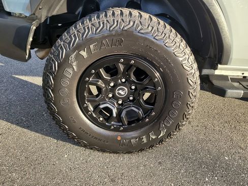 Used 2021 Ford Bronco Wildtrak image 5