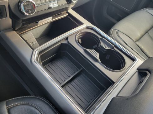 Used 2022 Ford F350 Lariat image 22