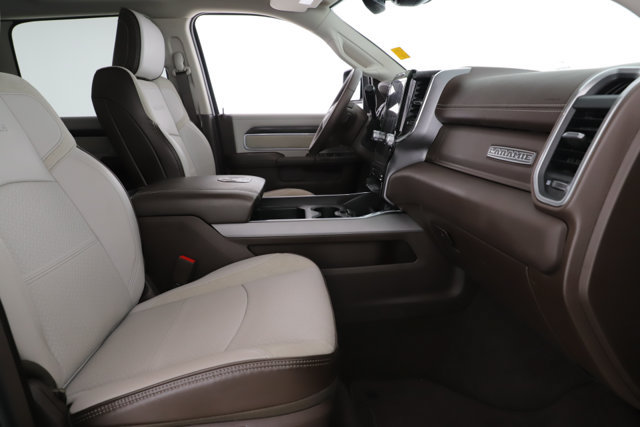 Used 2025 RAM 2500 Laramie AWD/4WD image 32