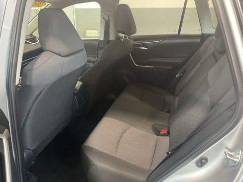 Used 2025 Toyota RAV4 XLE AWD/4WD image 18