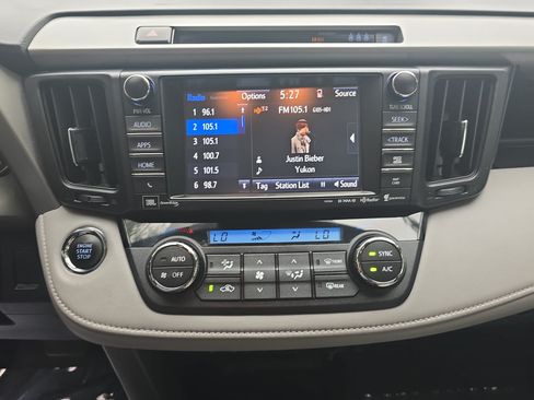 Used 2017 Toyota RAV4 Limited FWD image 19