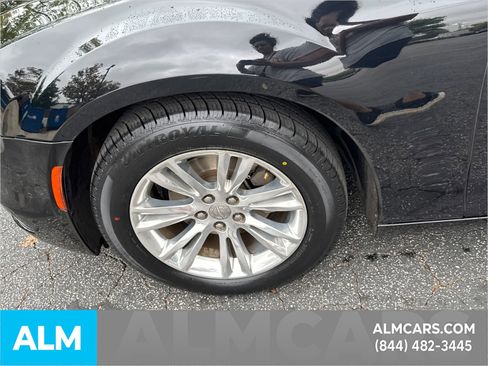 Used 2021 Chrysler 300 Touring L image 13